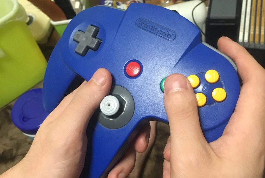 Nintendo 64 コントローラー